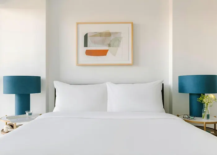 Sonder By Marriott Bonvoy Artesa Apartments West Queen West Toronto